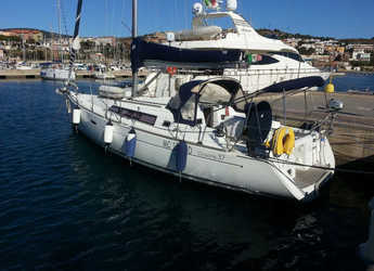 Rent a sailboat in Marina di Salivoli - Oceanis 37