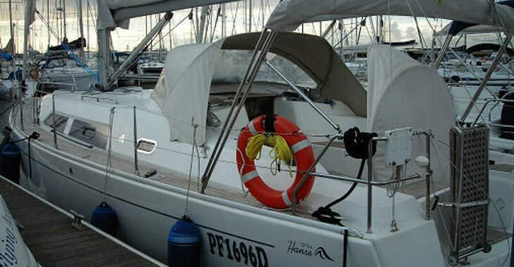 Rent a sailboat in Marina di Salivoli - Hanse 370