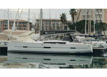 Rent a sailboat in Marina di Salivoli - Dufour 460