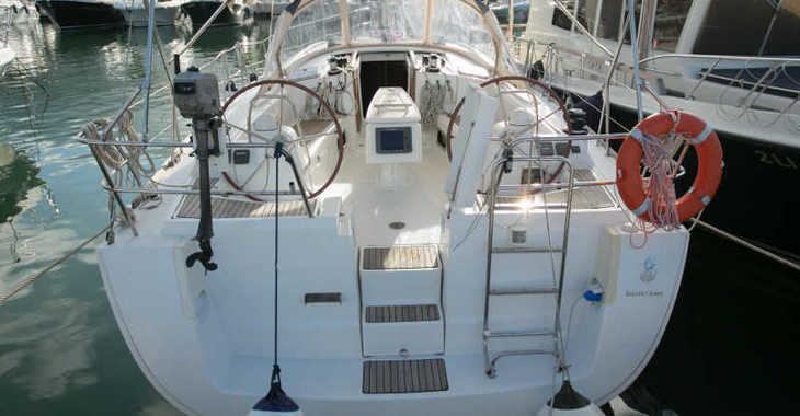 Rent a sailboat in Marina di Salivoli - Oceanis 43