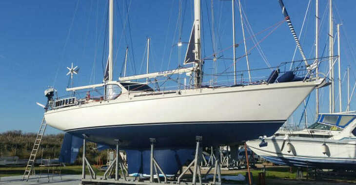 Rent a sailboat in Marina di Salivoli - Amel Maramu