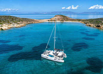 Rent a catamaran in Finikas - Lagoon 42
