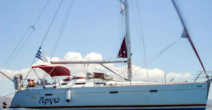 Rent a sailboat in Finikas - Oceanis 393 Clipper