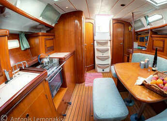 Chartern Sie segelboot in Finikas - Oceanis 393 Clipper