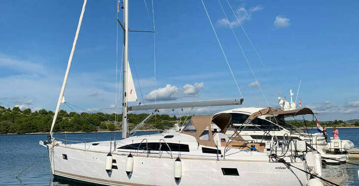 Rent a sailboat in Marine Pirovac - Elan Impression 45.1