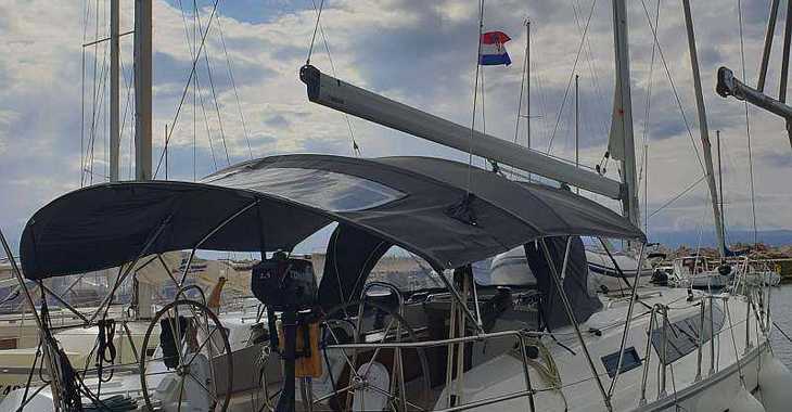 Rent a sailboat in Baska Voda - Bavaria Cruiser 37