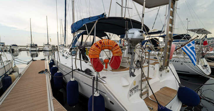 Rent a sailboat in Kavala - Marina Perigialiou - Sun Odyssey 43 