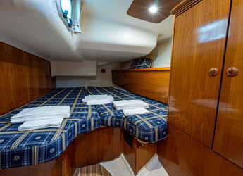 Rent a sailboat in Kavala - Marina Perigialiou - Sun Odyssey 43 