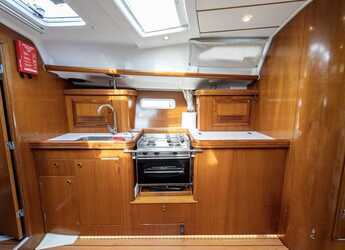 Rent a sailboat in Kavala - Marina Perigialiou - Oceanis 393 Clipper