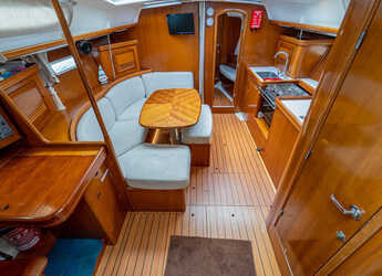 Rent a sailboat in Kavala - Marina Perigialiou - Oceanis 393 Clipper