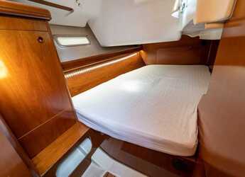 Rent a sailboat in Kavala - Marina Perigialiou - Oceanis 393 Clipper