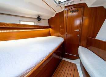 Rent a sailboat in Kavala - Marina Perigialiou - Oceanis 393 Clipper