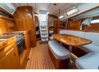 Rent a sailboat in Kavala - Marina Perigialiou - Oceanis 393 Clipper