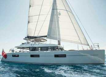 Rent a catamaran in Porto Capo d'Orlando Marina - Lagoon 620 Essence