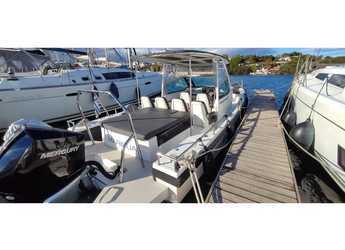 Rent a motorboat in Lavrion Marina - Axopar 28 T-Top