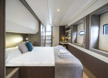 Rent a catamaran in Siracusa  - Bali 5.4.