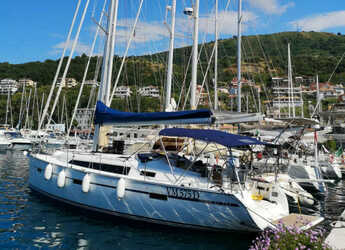 Rent a sailboat in Vibo Marina - Bavaria 41 Cruiser 