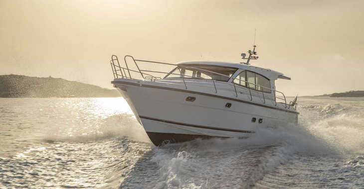 Chartern Sie yacht in Marine Pirovac - Nimbus 405 Coupe