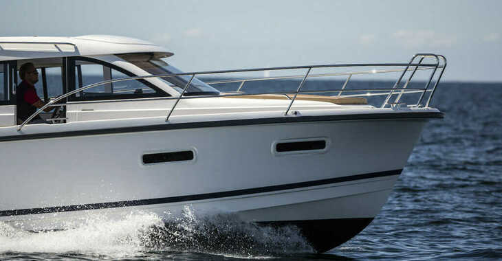 Rent a motorboat in Marine Pirovac - Nimbus 305 Coupe