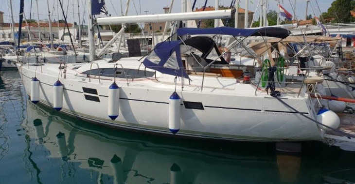 Chartern Sie segelboot in Marina Novi - Elan 494 Impression