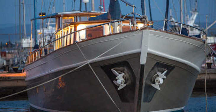Rent a schooner in Alimos Marina - Gulet