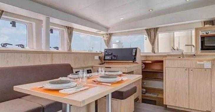 Alquilar catamarán en Platja des Jondal - Lagoon 400 S2