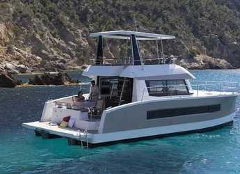 Rent a power catamaran  in Tradewinds - Fountaine Pajot MY 37 - 3 cab.