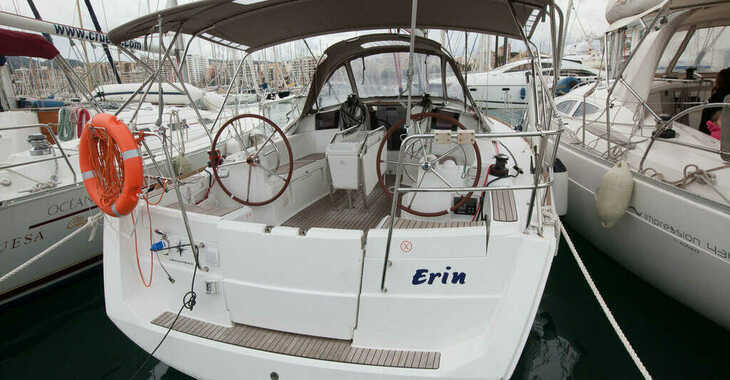 Rent a sailboat in Marina San Miguel - Sun Odyssey 379