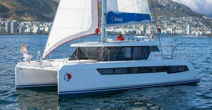 Rent a catamaran in Rodney Bay Marina - Sunsail 424/4/4 (Premium)