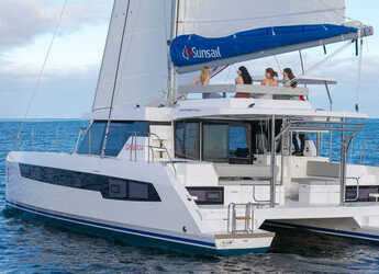 Rent a catamaran in Rodney Bay Marina - Sunsail 424/4/4 (Premium)