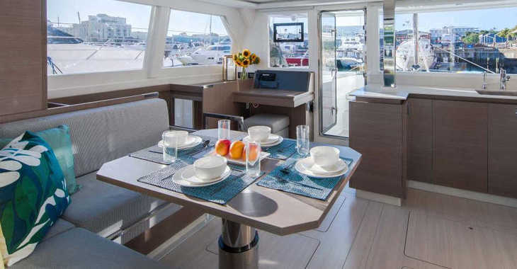 Rent a catamaran in Paradise harbour club marina - Moorings 4200/3/3