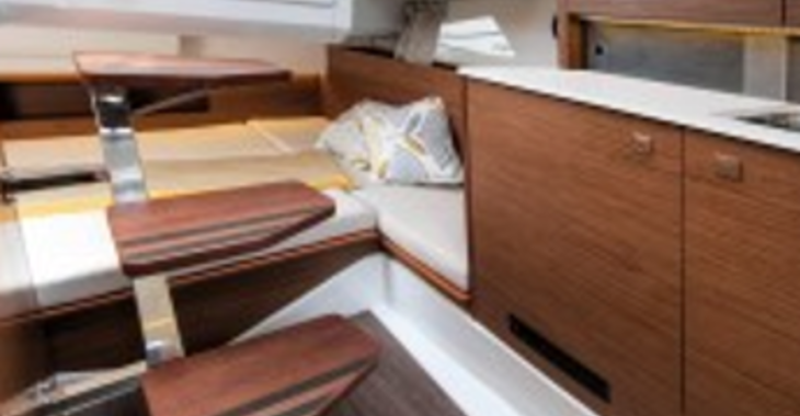 Chartern Sie motorboot in Marina Botafoch - Jeanneau Cap Camarat 9.0