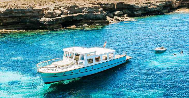 Rent a motorboat in Marina Botafoch - Bennassar 60