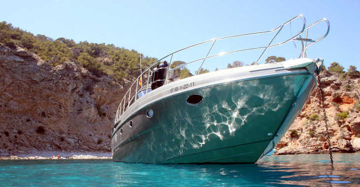 Chartern Sie motorboot in Port of Santa Eulària  - Cranchi 50 Mediterranee