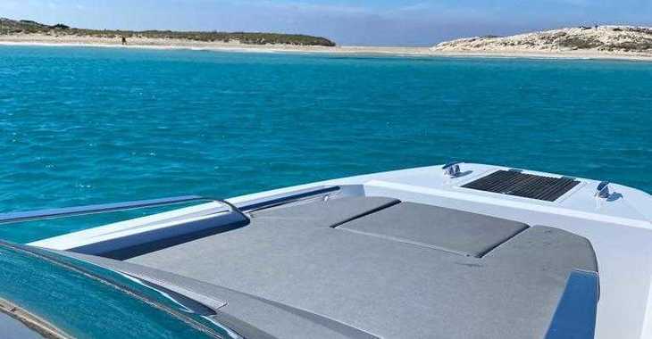 Rent a dinghy in Port of Santa Eulària  - Pirelli 35
