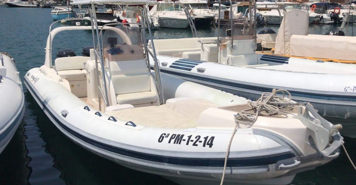 Rent a dinghy in Cala Ratjada - Nuova Jolly King 820