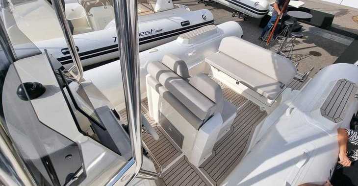 Chartern Sie schlauch-/beiboot in Marina Ibiza - Capelli Tempest 750 Luxe