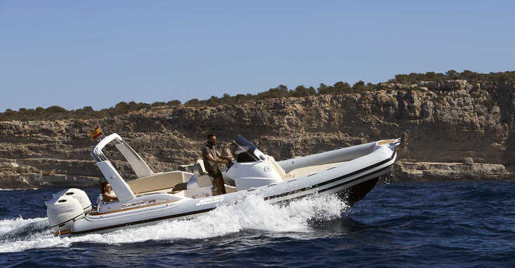 Rent a dinghy in Marina Ibiza - Joker Clubman 28
