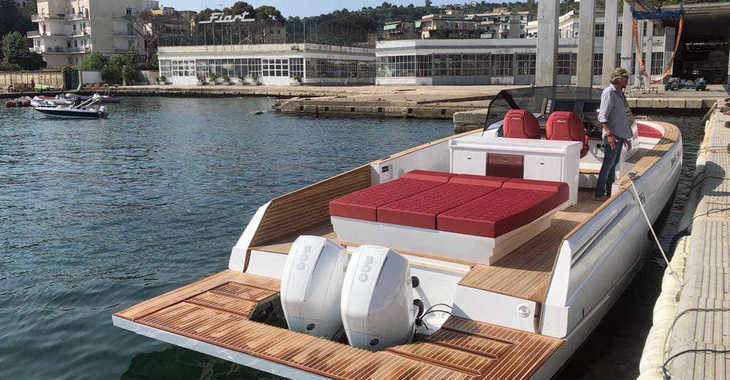 Rent a motorboat in Marina Botafoch - Fiart 35 Seawalker