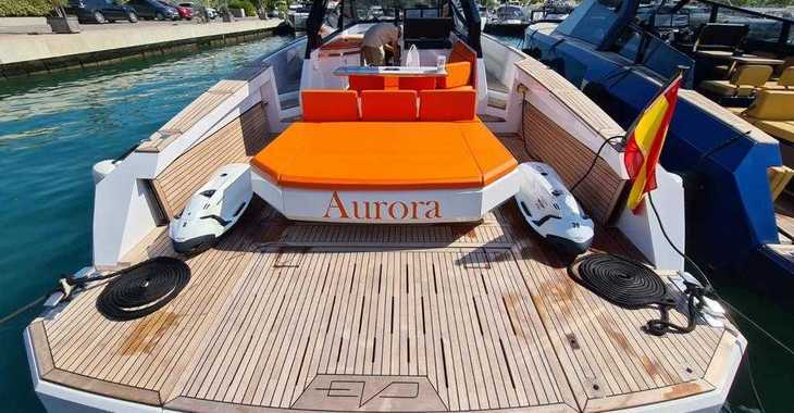 Rent a motorboat in Marina Ibiza - Evo R4 WA