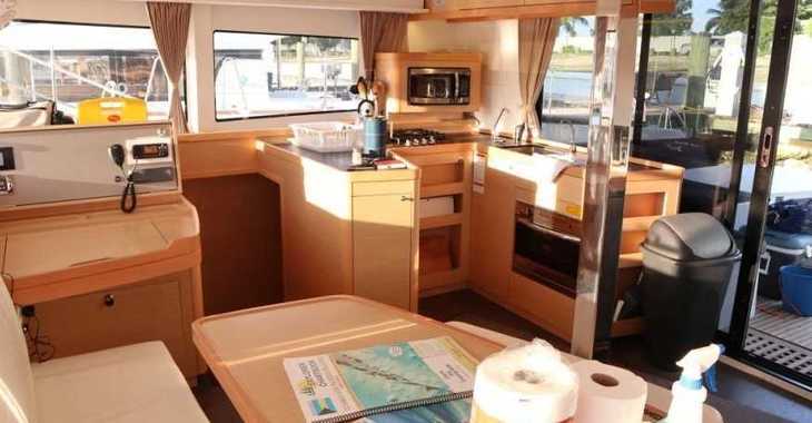 Rent a catamaran in Tradewinds - Lagoon 42 - 4 + 1 cab.