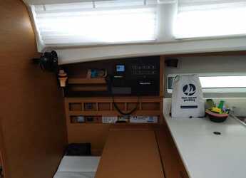 Chartern Sie segelboot in Trogir (ACI marina) - Sun Odyssey 440 - 4 cab.