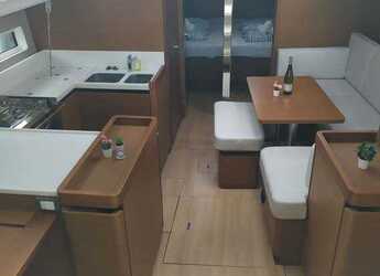 Chartern Sie segelboot in Trogir (ACI marina) - Sun Odyssey 440 - 4 cab.