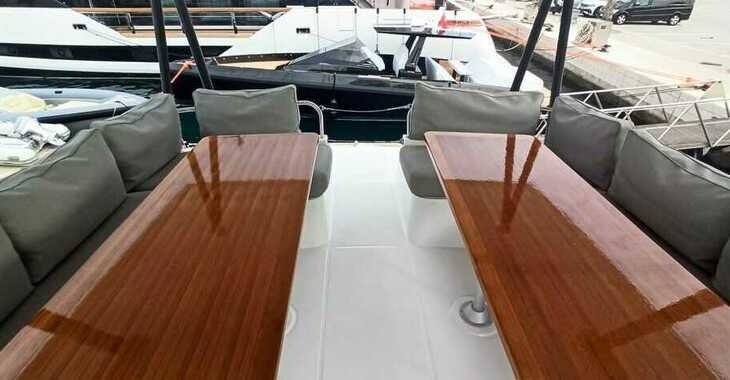 Rent a power catamaran in SCT Marina - Bali 4.3 MY - 3 cab.