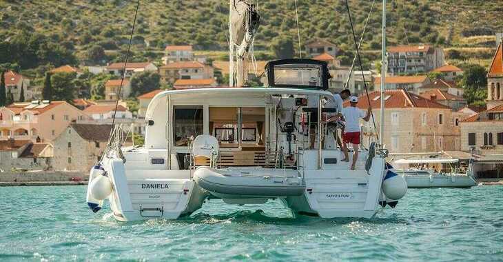 Rent a catamaran in Marina Baotić - Lagoon 39 - 4 + 2 cab.