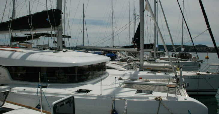 Chartern Sie katamaran in Marina Baotić - Lagoon 42 - 4 + 2 cab.