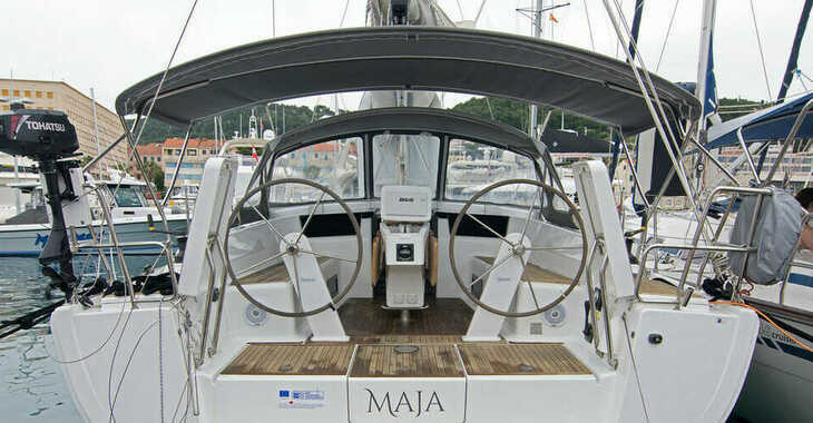 Rent a sailboat in Marina Split (ACI Marina) - Hanse 418 - 3 cab.