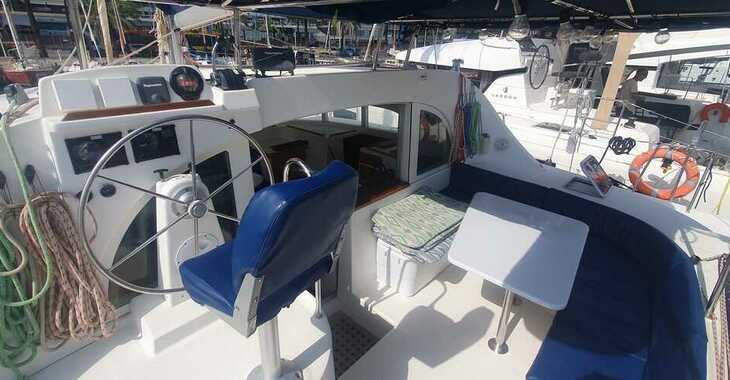 Rent a catamaran in Naviera Balear - Lagoon 380