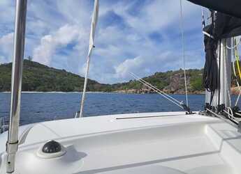 Rent a catamaran in Port of Mahe - Lagoon 42