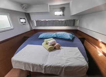 Rent a catamaran in Port of Mahe - Lagoon 42